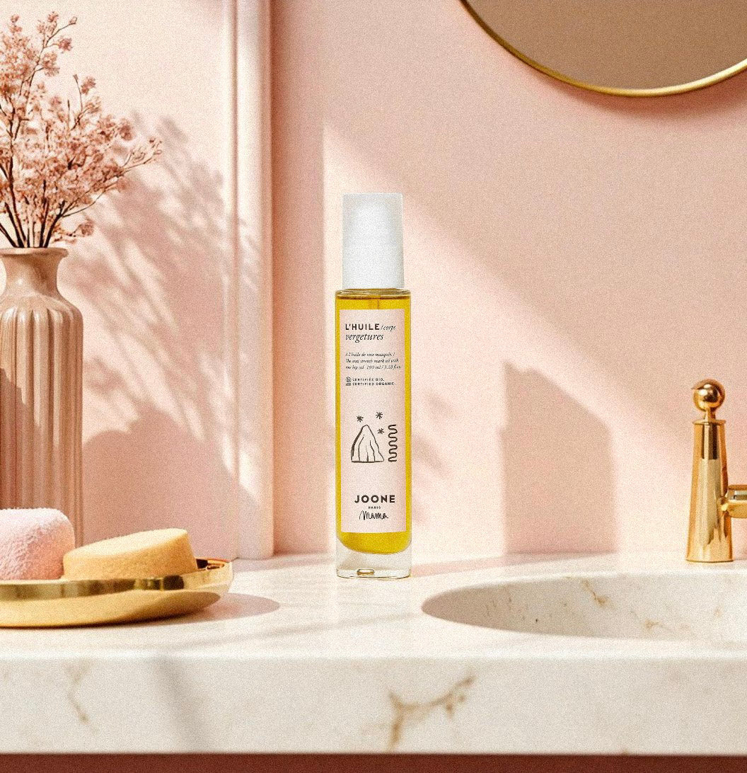 Huile vergetures bio à la rose musquée – soin naturel qui nourrit, améliore l’élasticité de la peau et aide à prévenir et atténuer les vergetures pendant la grossesse et le post-partum.