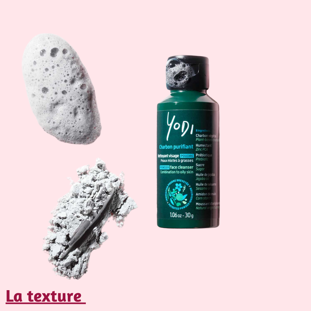 Texture du Nettoyant Yodi : poudre de charbon qui se transforme en lait doux pour un nettoyage en profondeur.