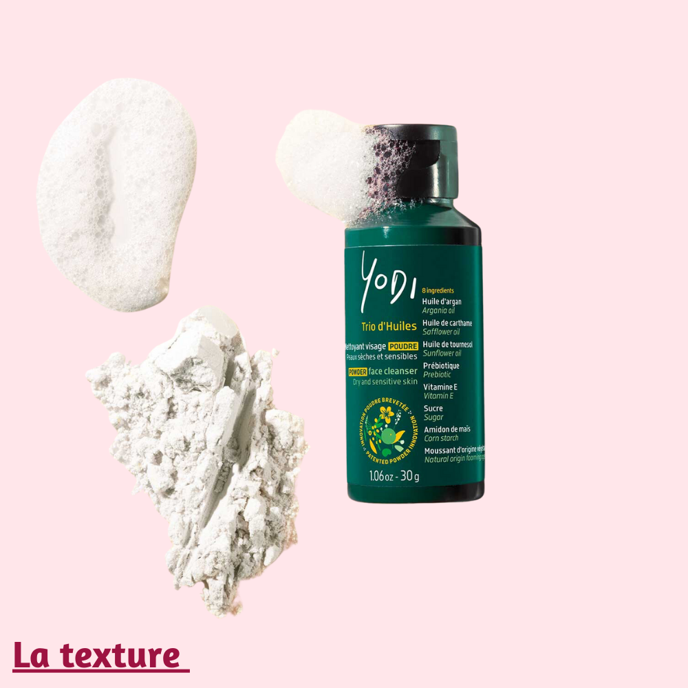 Texture du Nettoyant Visage Trio d’Huiles Yodi : une poudre qui se transforme en lait doux pour un nettoyage optimal.