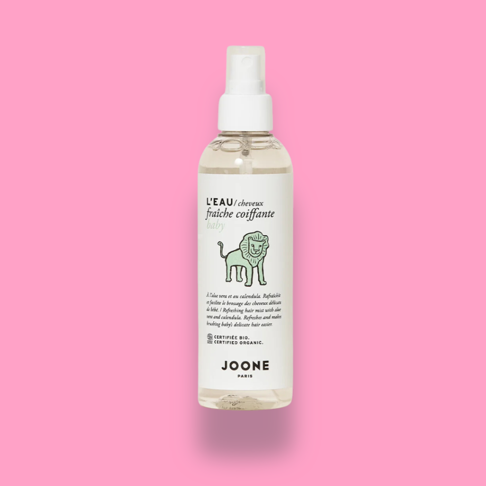 Flacon d'eau coiffante Joone pour bébé, hydratant et naturel, avec illustration d'un lion.