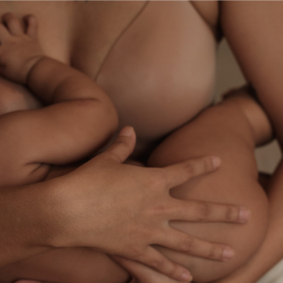 Ce que le post-partum fait réellement au corps d'une femme