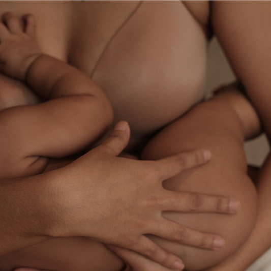 Ce que le post-partum fait réellement au corps d'une femme