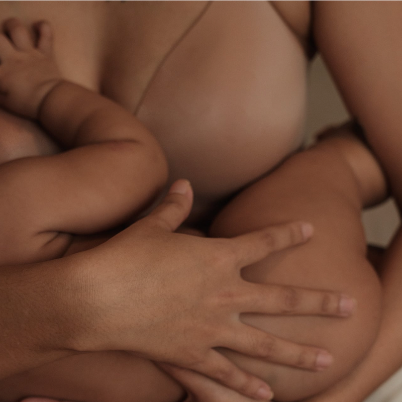 Ce que le post-partum fait réellement au corps d'une femme