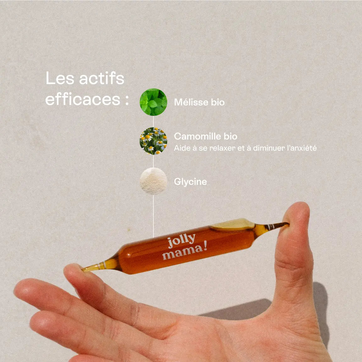 Zoom sur la composition naturelle de Mama Dreams Jolly Mama avec mélisse bio, camomille bio et glycérine végétale, pour apaiser et améliorer la qualité du sommeil.