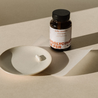 Gélule de fer bisglycinate Ferrochel en gros plan; forme mieux tolérée que le fer classique, sans inconfort.