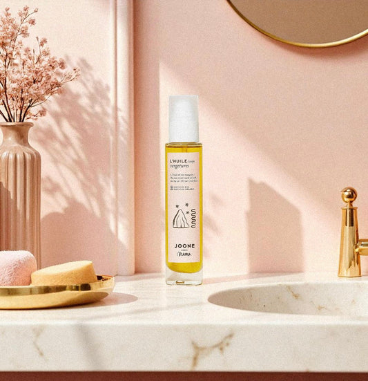 Huile vergetures bio à la rose musquée – soin naturel qui nourrit, améliore l’élasticité de la peau et aide à prévenir et atténuer les vergetures pendant la grossesse et le post-partum.
