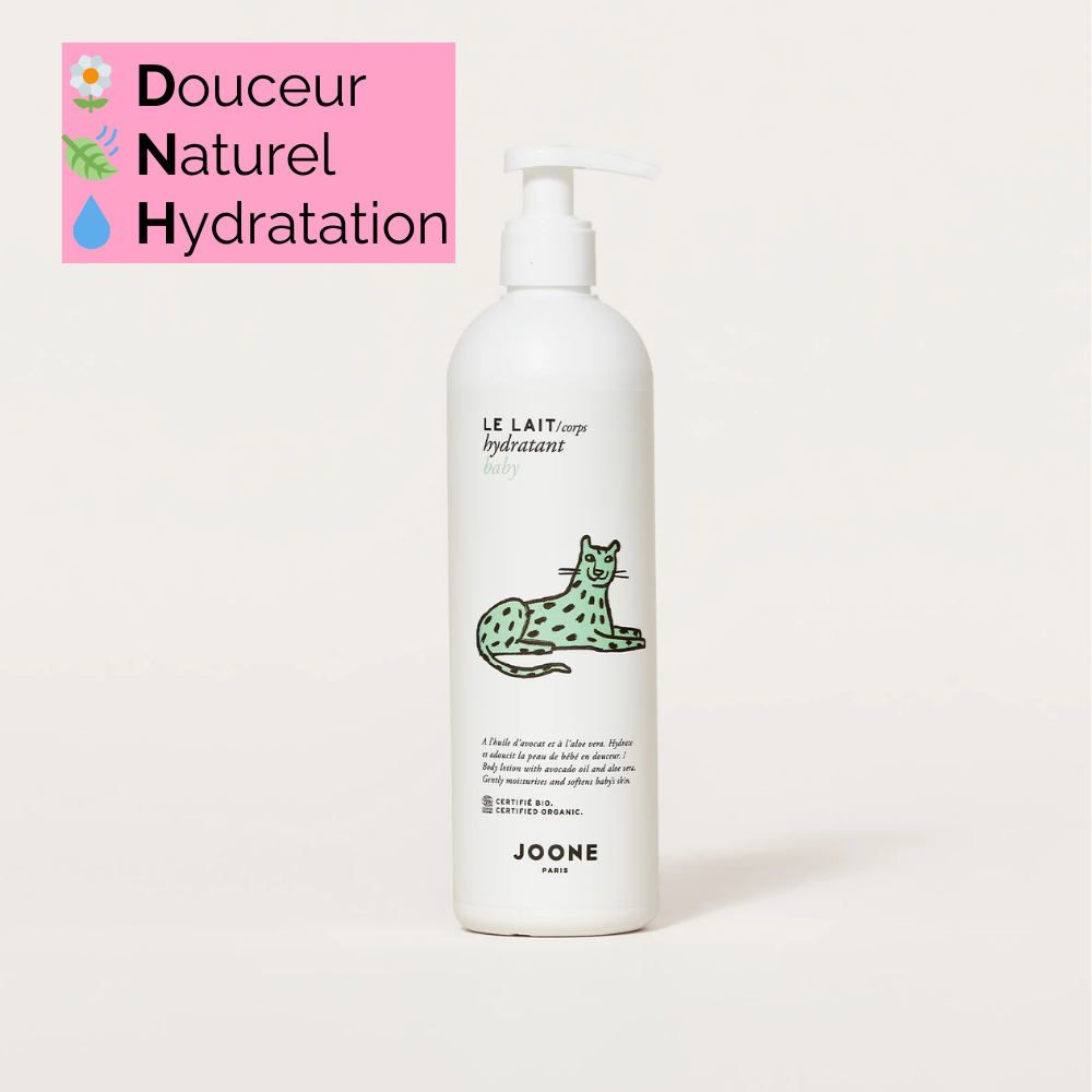 Lait hydratant bébé Joone sur fond blanc, 100% d'origine naturelle, sans alcool ni huiles essentielles, idéal pour les peaux sensibles.