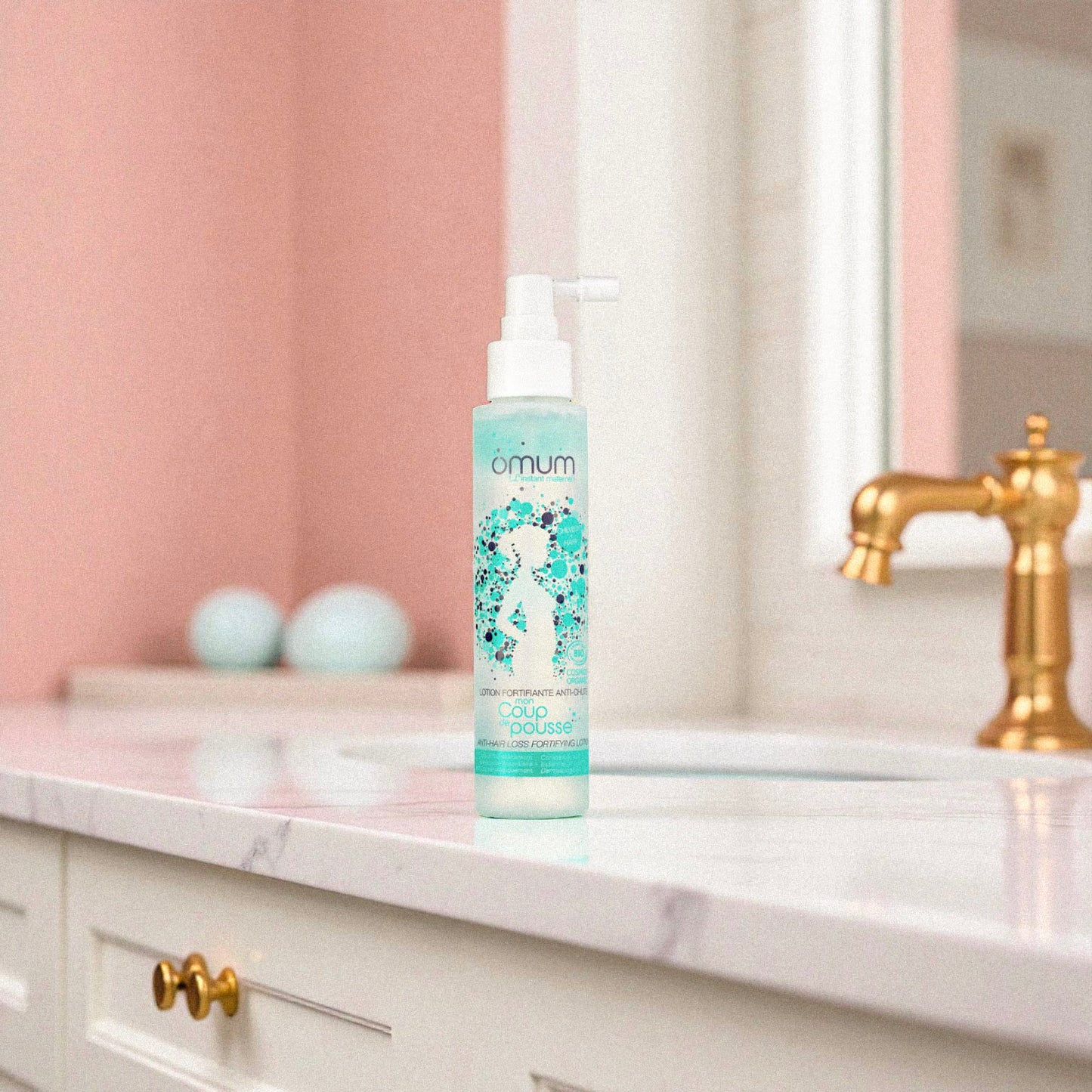 Mon Coup de Pousse Lotion Fortifiante Anti-Chute, stimule la croissance et nourrit la fibre capillaire.