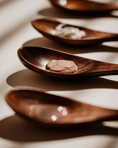 Crème teintée SPF 50+ – unifie, protège et illumine - 2 teintes